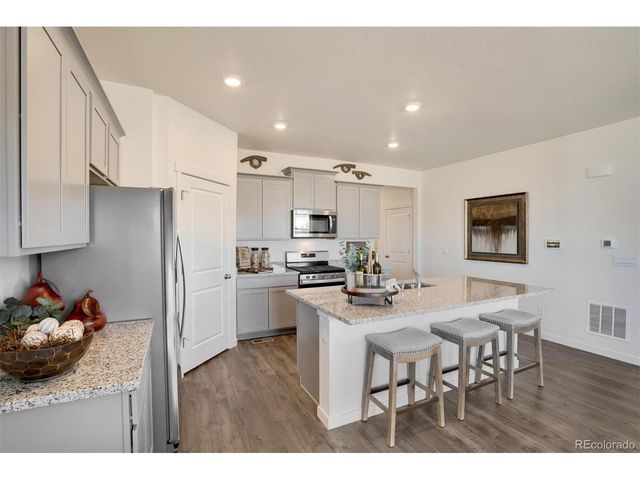 9917 Danube Ct, Commerce City, CO 80022