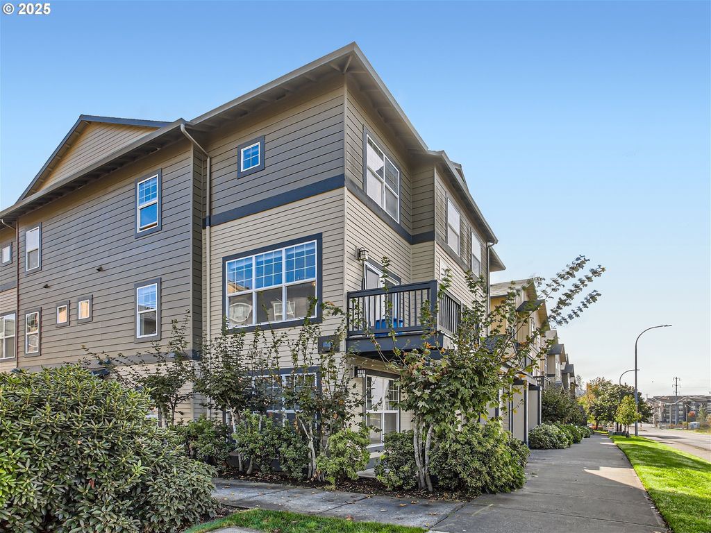 1040 Sw 170TH Ave 201, Beaverton, OR 97003