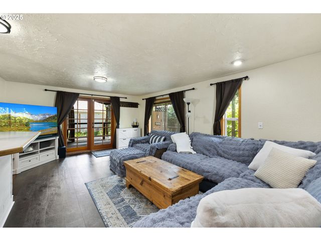 730 Se 2ND Ave, Camas, WA 98607