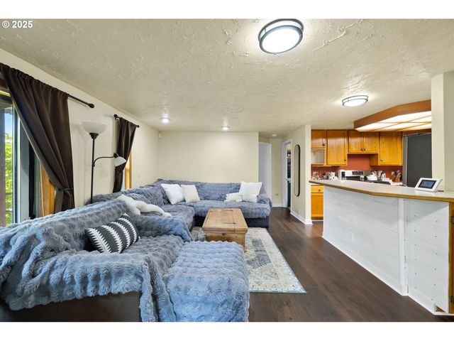 730 Se 2ND Ave, Camas, WA 98607