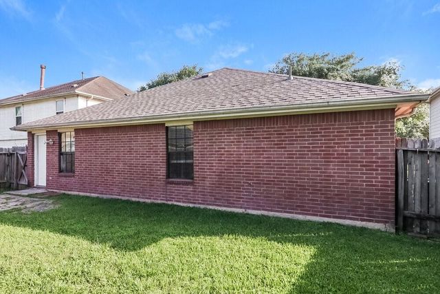 6618 Sutton Meadows Drive, Houston, TX 77086