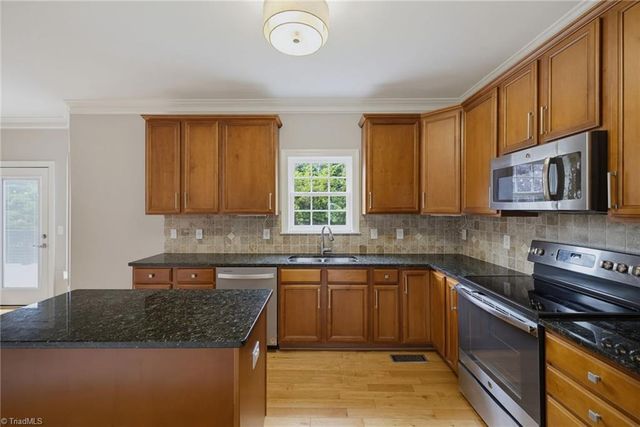 1445 Meadowlands Drive, Winston-salem, NC 27107