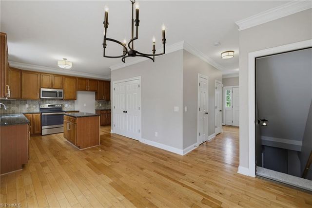 1445 Meadowlands Drive, Winston-salem, NC 27107