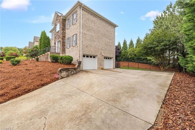 1445 Meadowlands Drive, Winston-salem, NC 27107