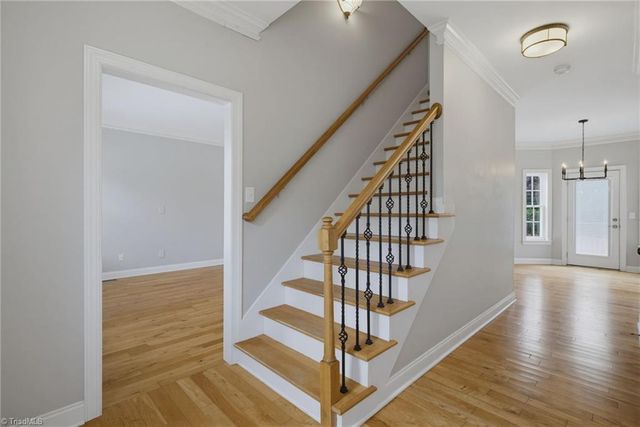 1445 Meadowlands Drive, Winston-salem, NC 27107