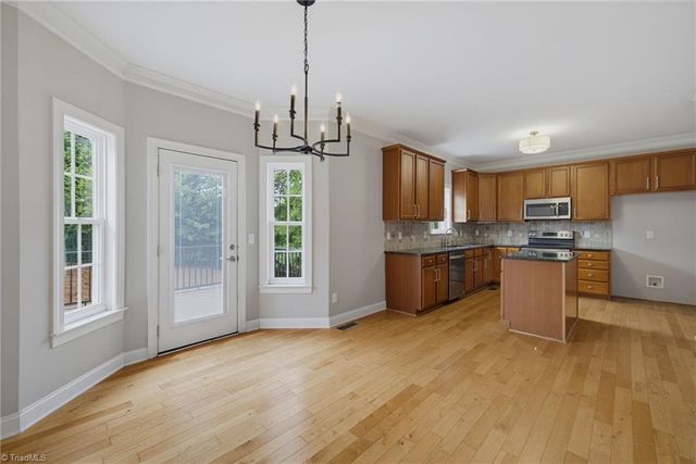 1445 Meadowlands Drive, Winston-salem, NC 27107