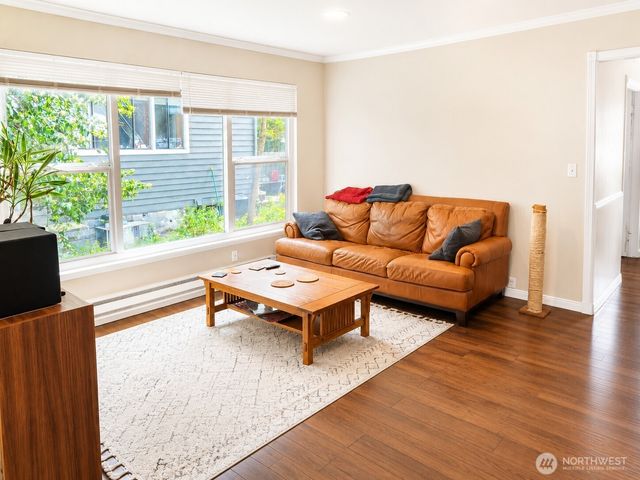 815 15th Avenue E, Seattle, WA 98112