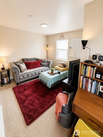 815 15th Avenue E, Seattle, WA 98112