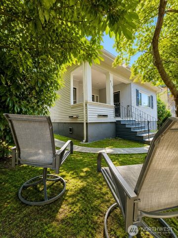815 15th Avenue E, Seattle, WA 98112