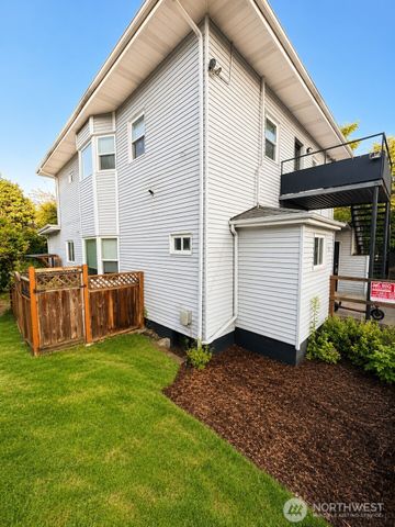 815 15th Avenue E, Seattle, WA 98112