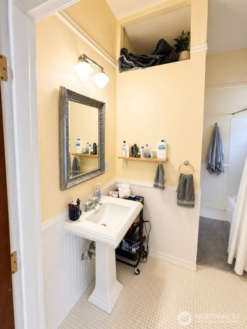 815 15th Avenue E, Seattle, WA 98112