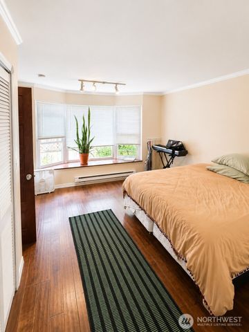 815 15th Avenue E, Seattle, WA 98112