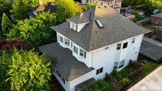815 15th Avenue E, Seattle, WA 98112