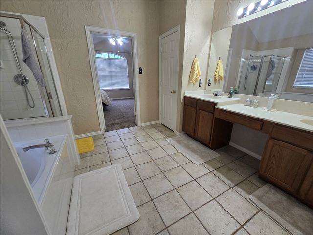 2816 Oakdale Drive, Burleson, TX 76028