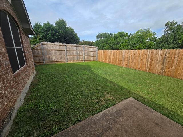 2816 Oakdale Drive, Burleson, TX 76028