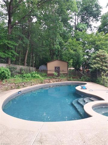 220 Harmon Court, Winston-salem, NC 27106
