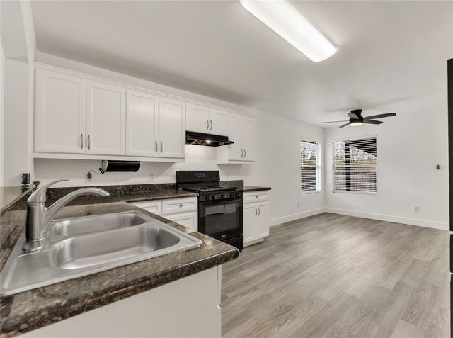 1108 Cottage Grove Circle, Bryan, TX 77801