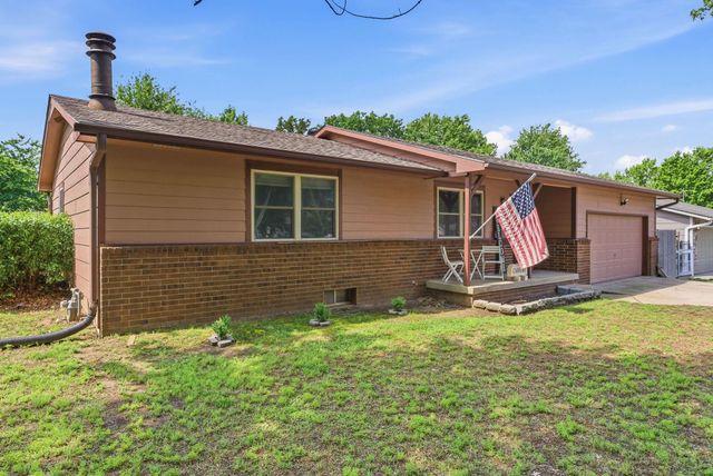 115 W April Dr, Mulvane, KS 67110
