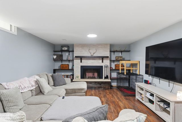 115 W April Dr, Mulvane, KS 67110