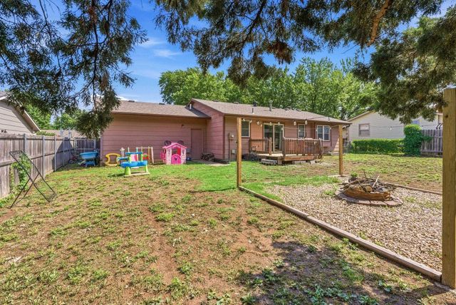 115 W April Dr, Mulvane, KS 67110