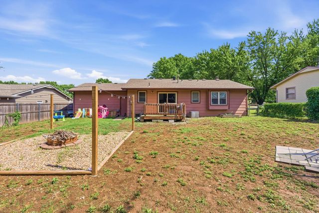 115 W April Dr, Mulvane, KS 67110