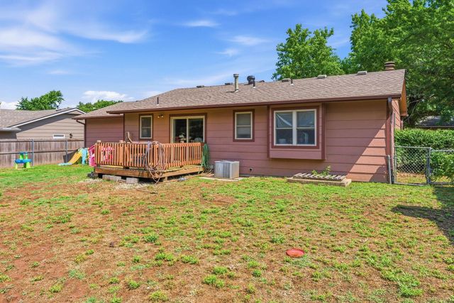 115 W April Dr, Mulvane, KS 67110