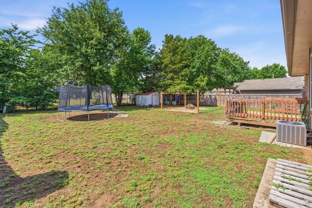 115 W April Dr, Mulvane, KS 67110