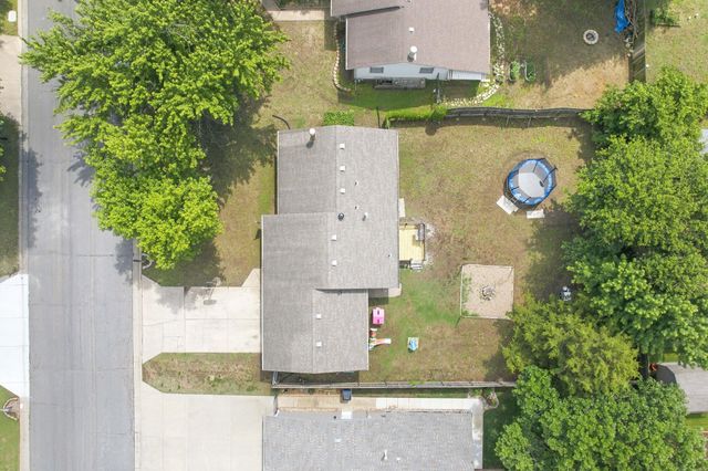 115 W April Dr, Mulvane, KS 67110
