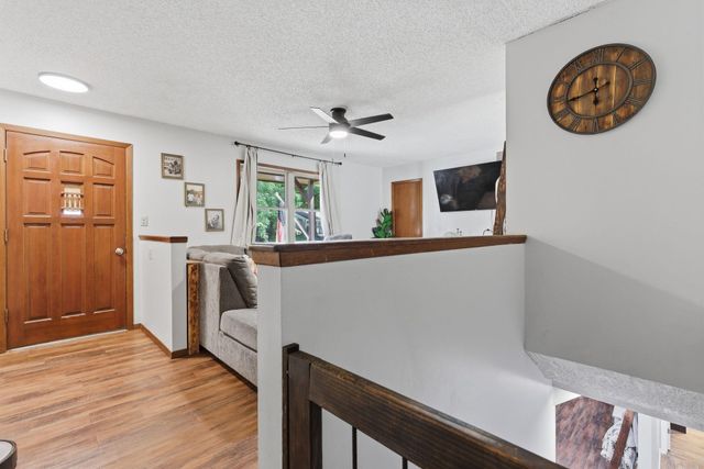 115 W April Dr, Mulvane, KS 67110