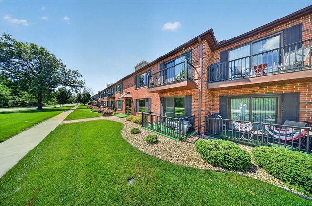 430 29th Street Drive SE 8, Cedar Rapids, IA 52403