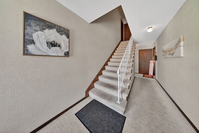 430 29th Street Drive SE 8, Cedar Rapids, IA 52403