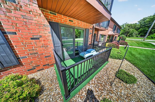 430 29th Street Drive SE 8, Cedar Rapids, IA 52403