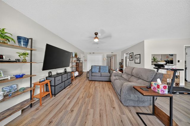430 29th Street Drive SE 8, Cedar Rapids, IA 52403