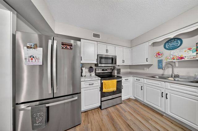 430 29th Street Drive SE 8, Cedar Rapids, IA 52403