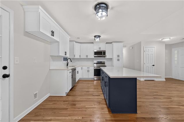 664 Hickory Ridge Road SW, Lilburn, GA 30047