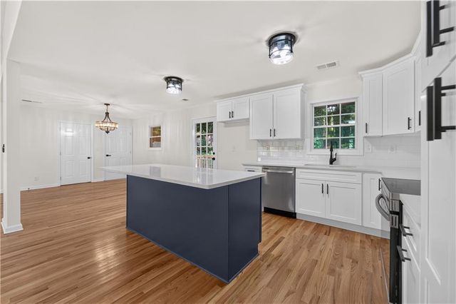 664 Hickory Ridge Road SW, Lilburn, GA 30047