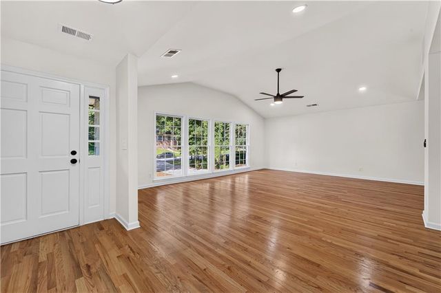 664 Hickory Ridge Road SW, Lilburn, GA 30047