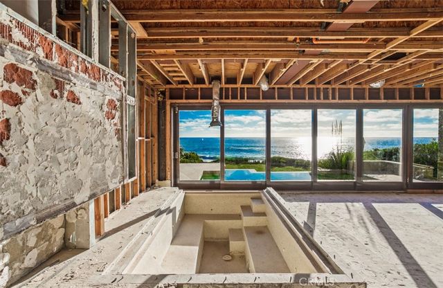 25 Bay, Laguna Beach, CA 92651