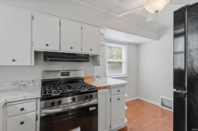 2021 Hollywood Place, South Bend, IN 46616