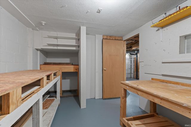2021 Hollywood Place, South Bend, IN 46616