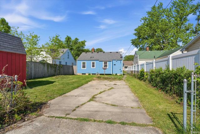 2021 Hollywood Place, South Bend, IN 46616