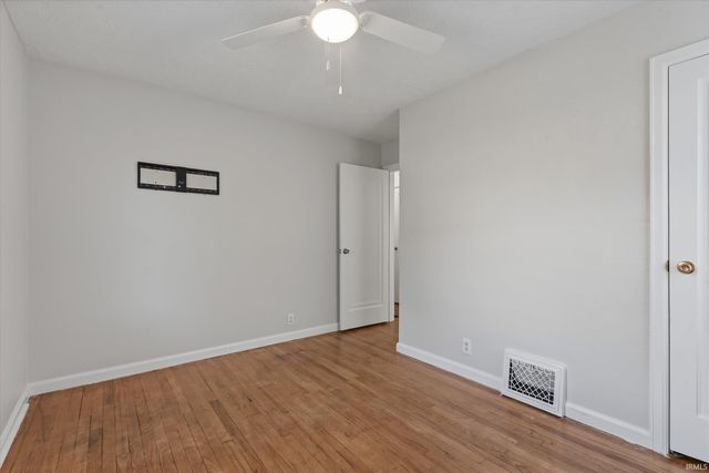 2021 Hollywood Place, South Bend, IN 46616