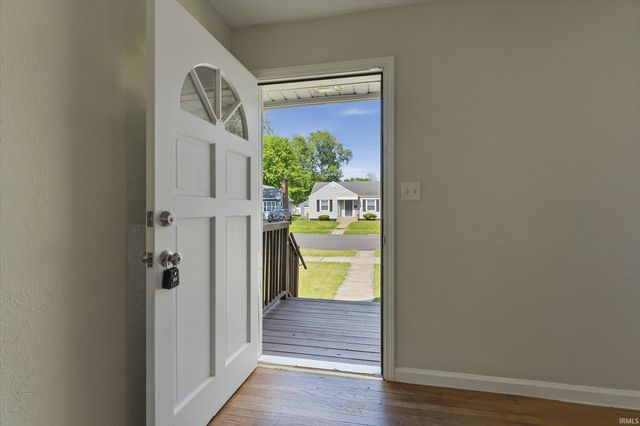 2021 Hollywood Place, South Bend, IN 46616