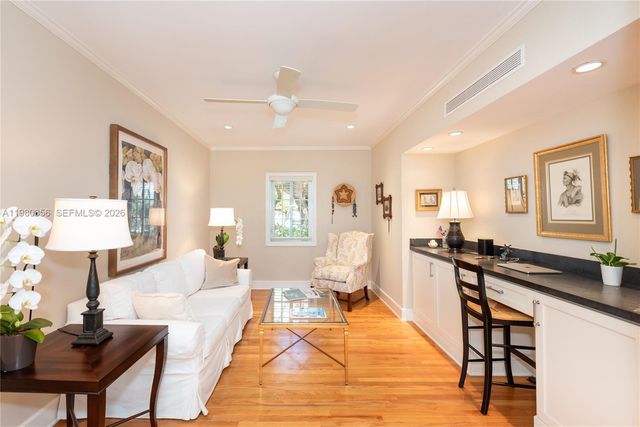 1036 S Greenway Dr, Coral Gables, FL 33134