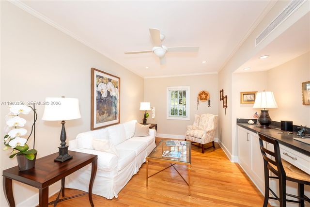 1036 S Greenway Dr, Coral Gables, FL 33134