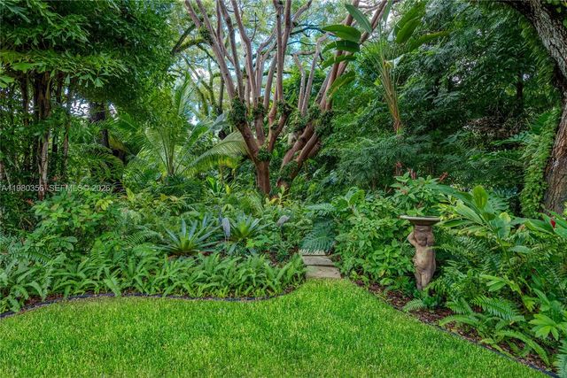 1036 S Greenway Dr, Coral Gables, FL 33134