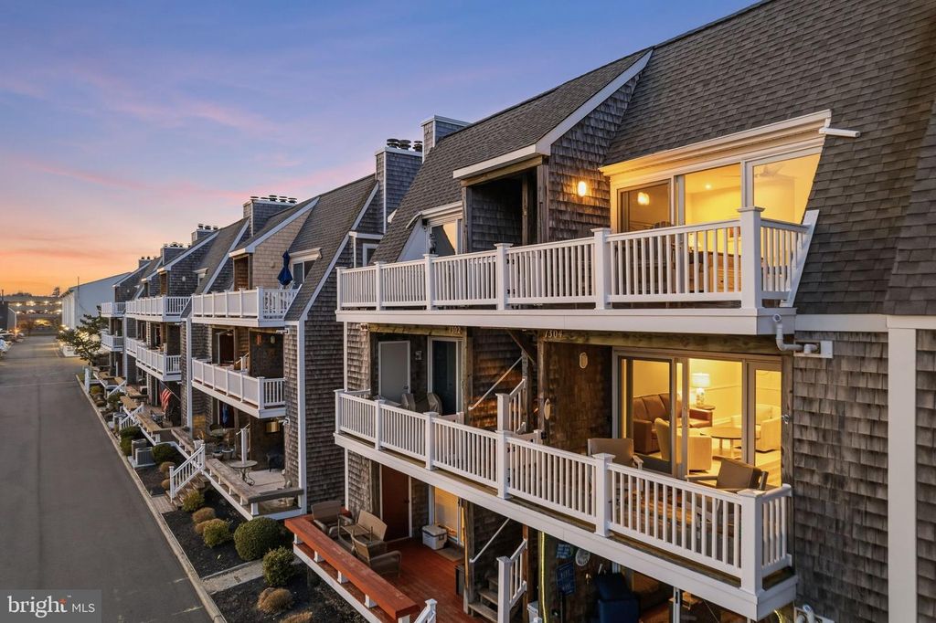 1304 HARBOUR CV S, Somers Point, NJ 08244