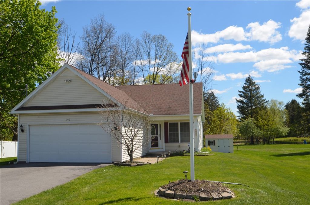 940 Elmgrove Road, Gates, NY 14624