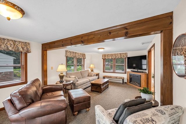 83 Loomis Dr, Chicopee, MA 01020