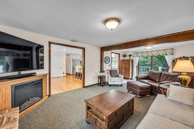 83 Loomis Dr, Chicopee, MA 01020